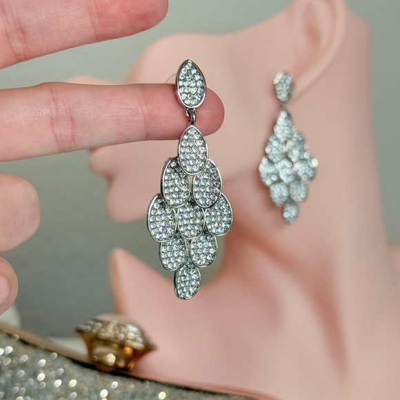 ⚜️ Elegant Silver Drop Earrings - Picture 5 of 8